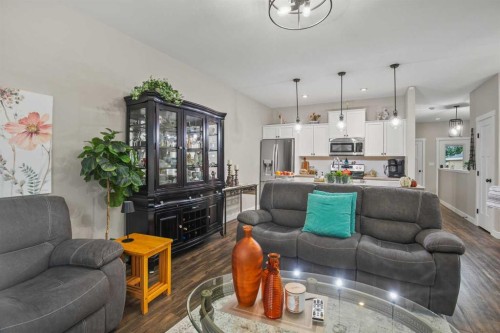 5697 45 Avenue, Lacombe, AB 