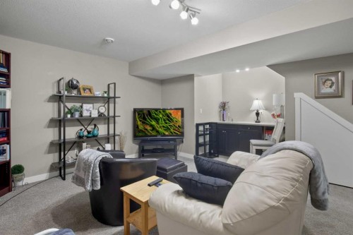 5697 45 Avenue, Lacombe, AB 