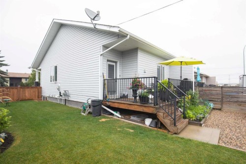 5697 45 Avenue, Lacombe, AB 
