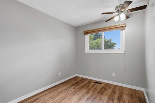 18-96 Holmes Street, Red Deer, AB 