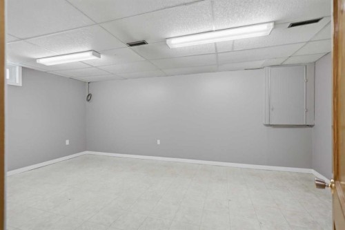 18-96 Holmes Street, Red Deer, AB 