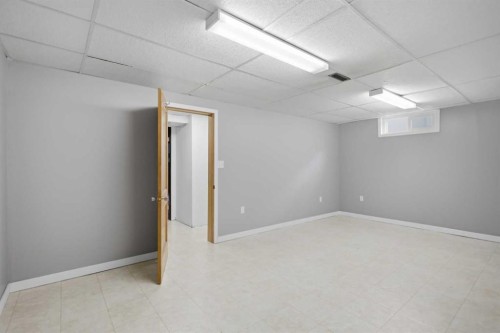 18-96 Holmes Street, Red Deer, AB 
