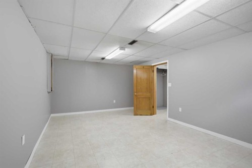 18-96 Holmes Street, Red Deer, AB 