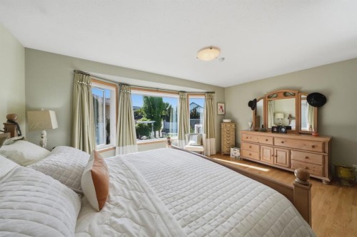 112 Ammeter Close, Red Deer, AB 