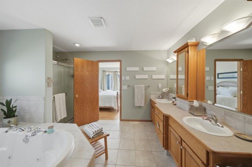 112 Ammeter Close, Red Deer, AB 