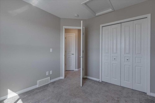 17 Hawthorn Place, Sylvan Lake, AB 