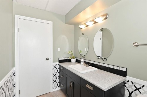6802 42A Avenue, Camrose, AB 
