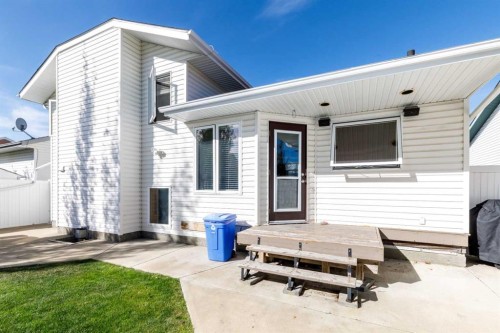 109 Doran Crescent, Red Deer, AB 