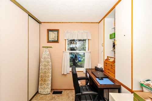 117 Railway Avenue, Rosalind, AB 