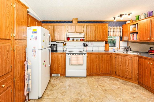 117 Railway Avenue, Rosalind, AB 