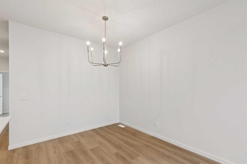 112 Lucas Green Nw, Calgary, AB 