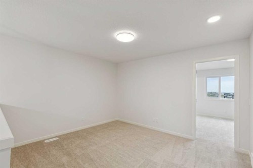 112 Lucas Green Nw, Calgary, AB 