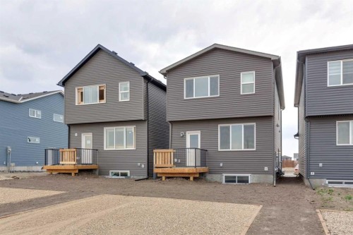 112 Lucas Green Nw, Calgary, AB 