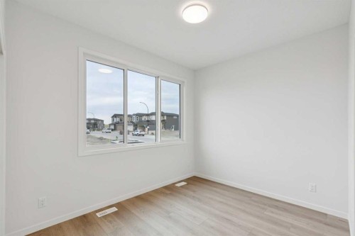 112 Lucas Green Nw, Calgary, AB 