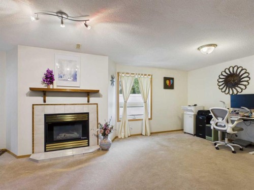 13 Dunn Close, Red Deer, AB 