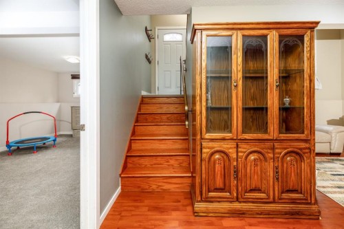152 Dundee Crescent, Penhold, AB 