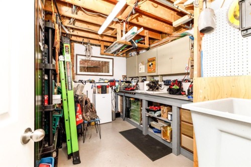 152 Dundee Crescent, Penhold, AB 