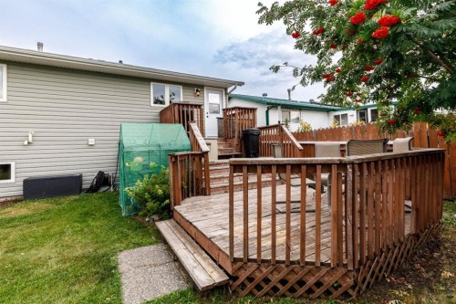 152 Dundee Crescent, Penhold, AB 