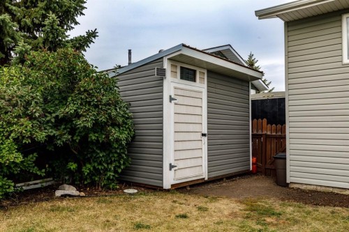 152 Dundee Crescent, Penhold, AB 
