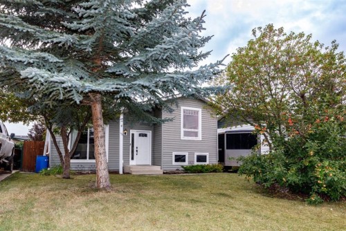 152 Dundee Crescent, Penhold, AB 