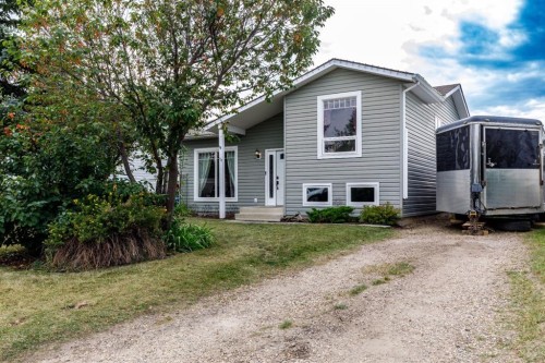 152 Dundee Crescent, Penhold, AB 