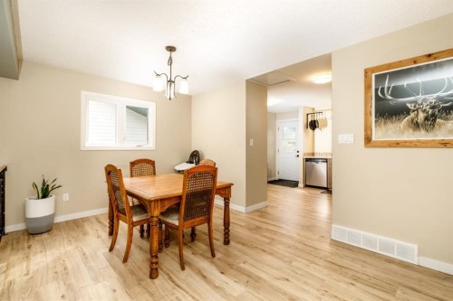 152 Dundee Crescent, Penhold, AB 