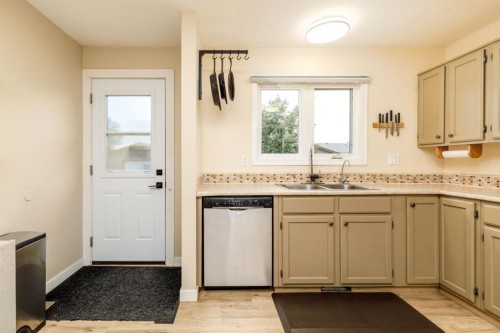 152 Dundee Crescent, Penhold, AB 