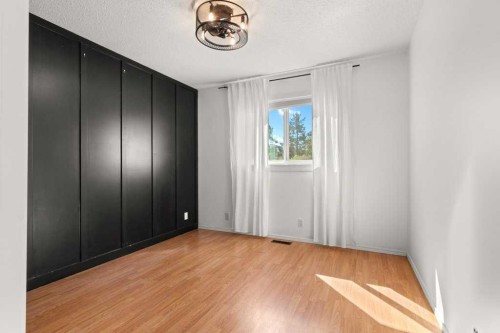 33 Eggleton Street, Red Deer, AB 