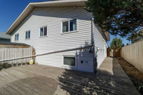 33 Eggleton Street, Red Deer, AB 