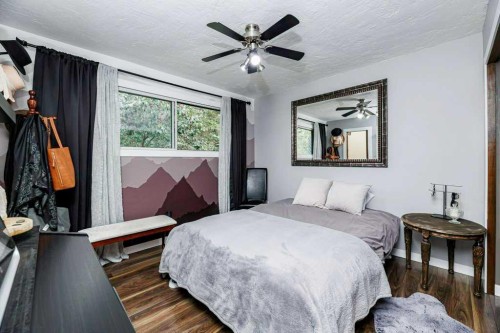 25 Valley Crescent, Lacombe, AB 