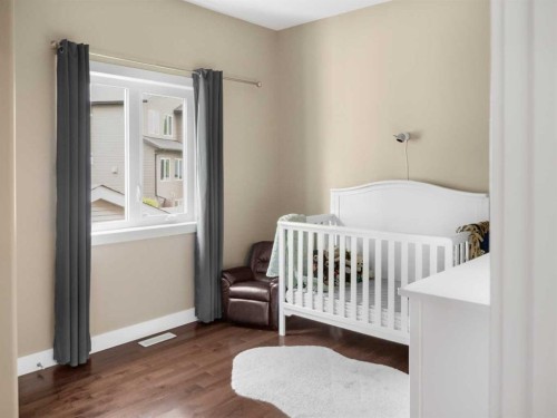 25 Grove Close, Red Deer, AB 