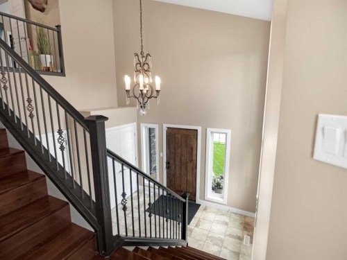25 Grove Close, Red Deer, AB 