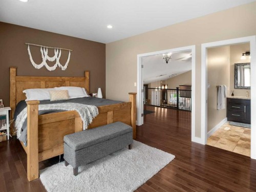 25 Grove Close, Red Deer, AB 