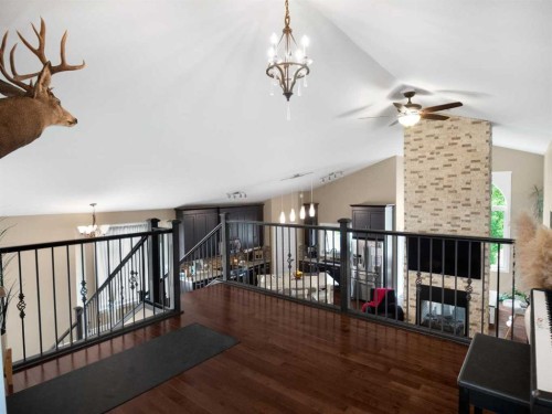 25 Grove Close, Red Deer, AB 