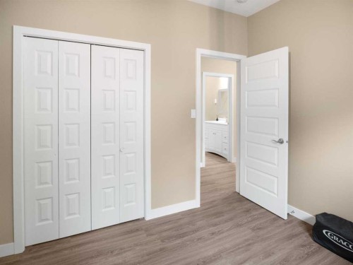 25 Grove Close, Red Deer, AB 