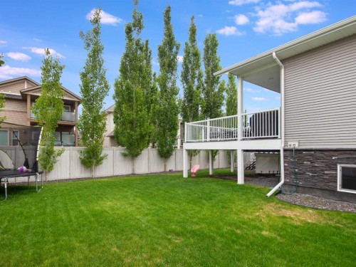 25 Grove Close, Red Deer, AB 