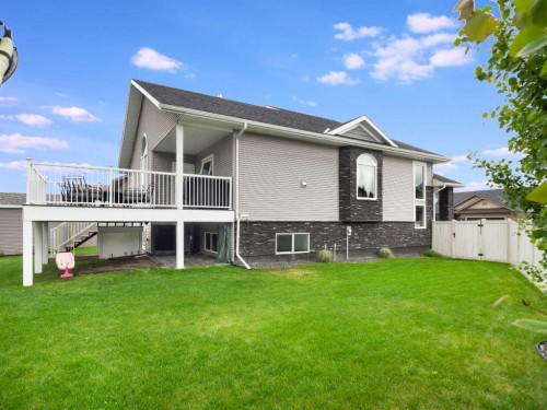 25 Grove Close, Red Deer, AB 