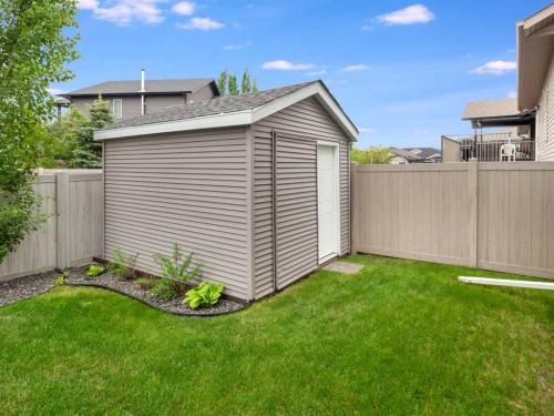 25 Grove Close, Red Deer, AB 