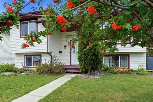 30 Kirkland Close, Red Deer, AB 