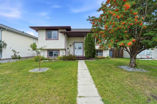 30 Kirkland Close, Red Deer, AB 