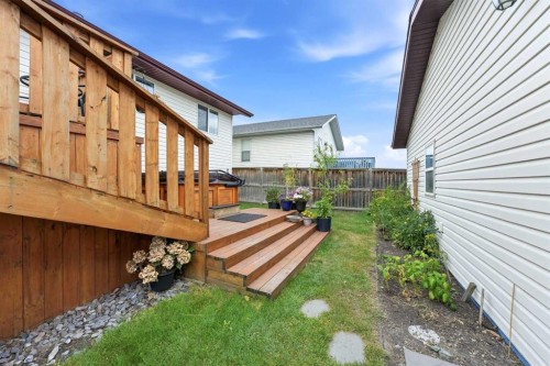 30 Kirkland Close, Red Deer, AB 