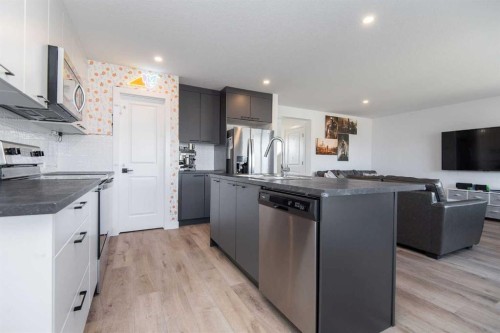 30 Cascade Street, Blackfalds, AB 