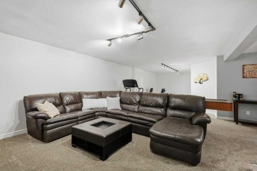 137 Dickenson Crescent, Red Deer, AB 