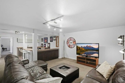 137 Dickenson Crescent, Red Deer, AB 