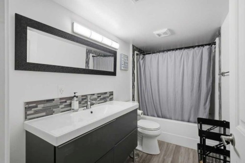 137 Dickenson Crescent, Red Deer, AB 