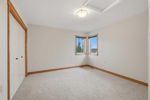 30 Lawson Close, Red Deer, AB 