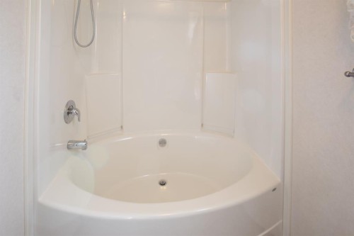 28 Parkside Drive, Red Deer, AB 