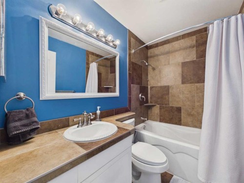 32 Haliburton Crescent, Red Deer, AB 