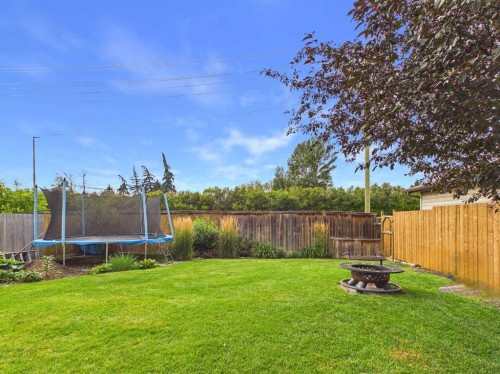 32 Haliburton Crescent, Red Deer, AB 