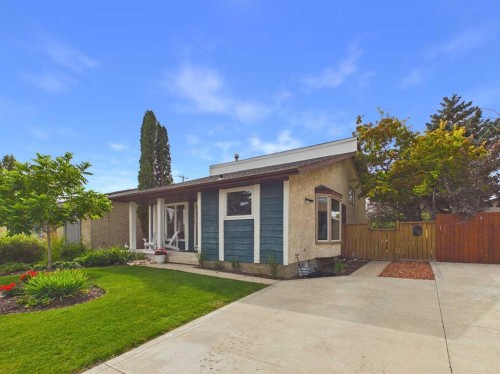 32 Haliburton Crescent, Red Deer, AB 